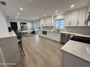 31 Cooper Ave in West Long Branch, NJ - Building Photo - Building Photo