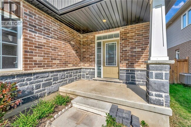 118 Elmbank Trail in Kitchener, ON - Building Photo - Building Photo