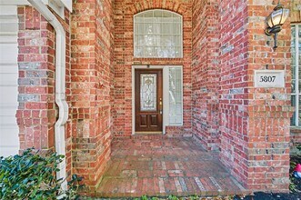 5807 Bayberry Way in Sugar Land, TX - Building Photo - Building Photo