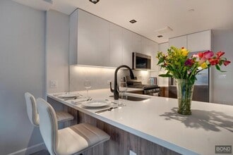 188-11 Hillside Ave. in Queens, NY - Building Photo - Building Photo