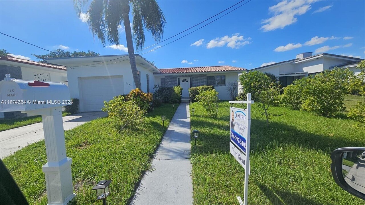 9356 Byron Ave in Surfside, FL - Building Photo