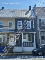 226 W Franklin St in Womelsdorf, PA - Building Photo