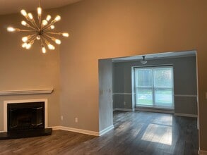 499 Coronation Dr in Fayetteville, NC - Building Photo - Building Photo