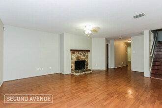 12956 Vassar Dr in Frisco, TX - Foto de edificio - Building Photo