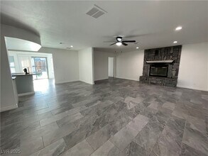 2329 N Mallard St in Las Vegas, NV - Building Photo - Building Photo
