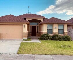 7213 Lake Serenity Dr in Corpus Christi, TX - Building Photo