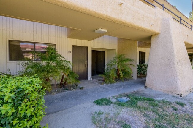 2822 N Auburn Ct in Palm Springs, CA - Building Photo - Building Photo
