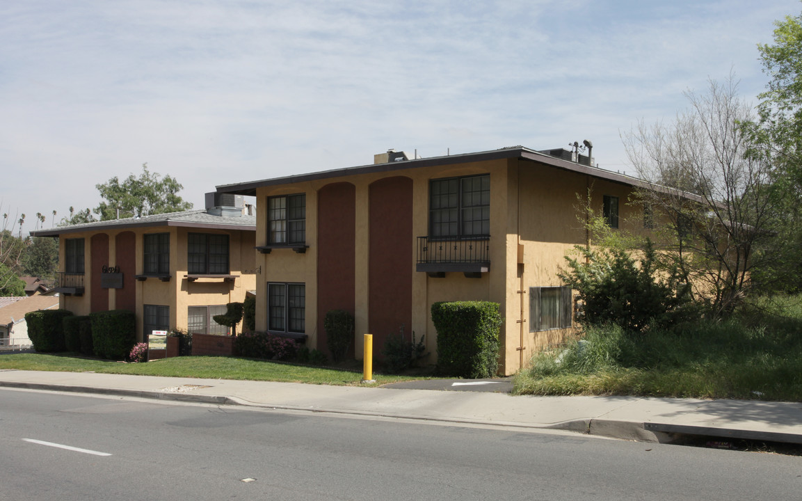 5464 Olivewood Ave in Riverside, CA - Building Photo