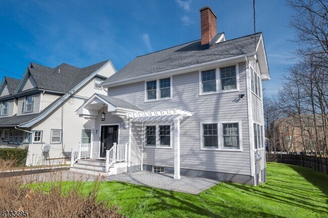 7 Francis Pl-Unit -2 in Montclair, NJ - Building Photo - Building Photo
