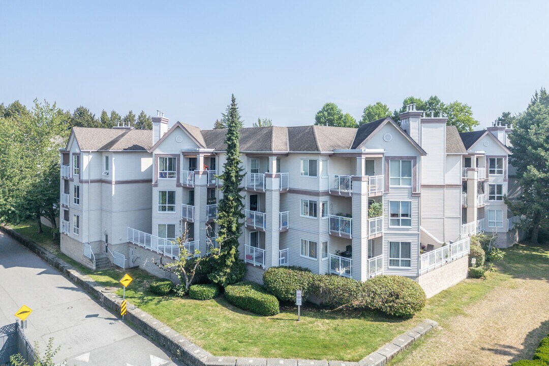 7435 Moffatt Rd in Richmond, BC - Building Photo