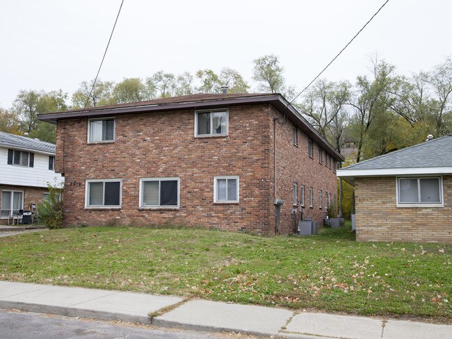 2919 W Ann St in Peoria, IL - Foto de edificio - Building Photo