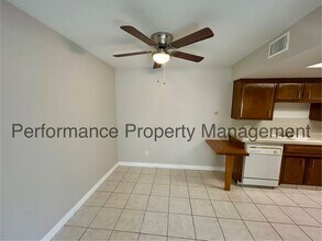 3333 El Encanto Ct in Bakersfield, CA - Building Photo - Building Photo