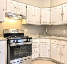 6228 N 18th St in Philadelphia, PA - Foto de edificio - Building Photo