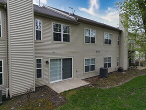 2739 Cobblestone Dr in Crystal Lake, IL - Building Photo - Building Photo