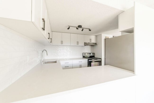 King's Alley in Calgary, AB - Building Photo - Building Photo