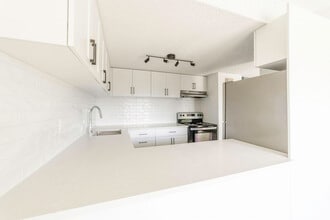 King's Alley in Calgary, AB - Building Photo - Building Photo