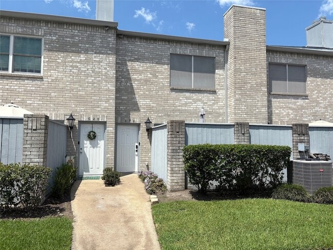 property at 622 Wilcrest Dr