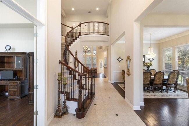 property at 15 Sarazen Loop N