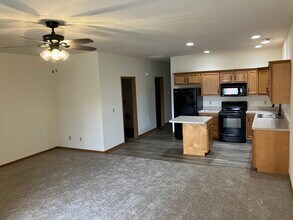 1023 Laurel Tree Ct, Unit B in Troy, OH - Building Photo - Building Photo