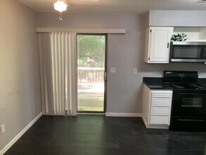 803 Hamlet Way in Charleston, WV - Building Photo - Building Photo