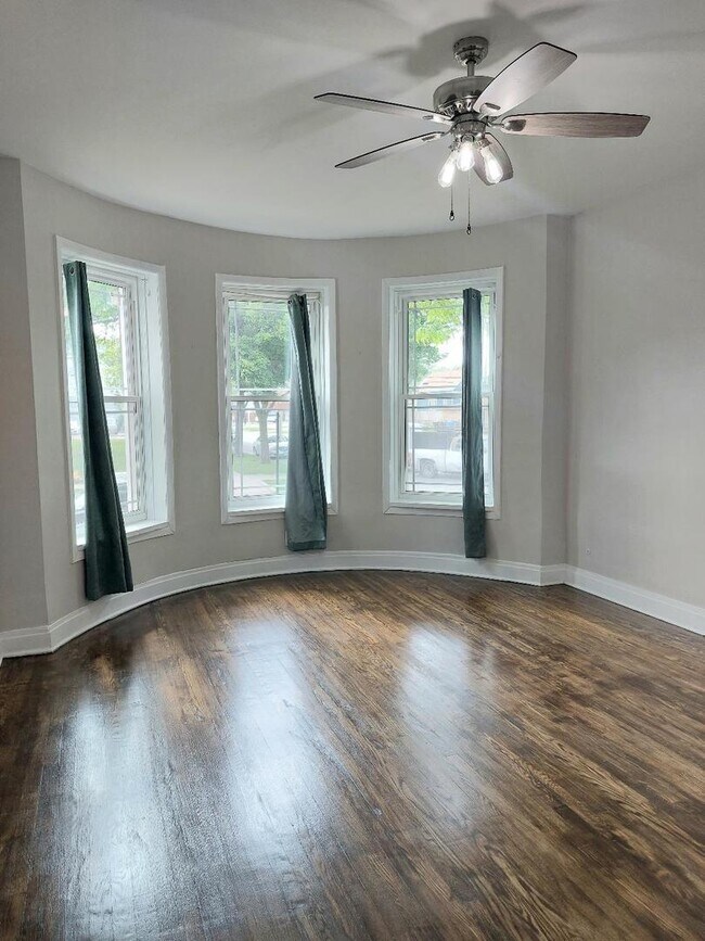 5701 S Winchester Ave in Chicago, IL - Building Photo - Building Photo