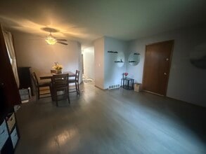 307 S 76th St in Milwaukee, WI - Building Photo - Building Photo