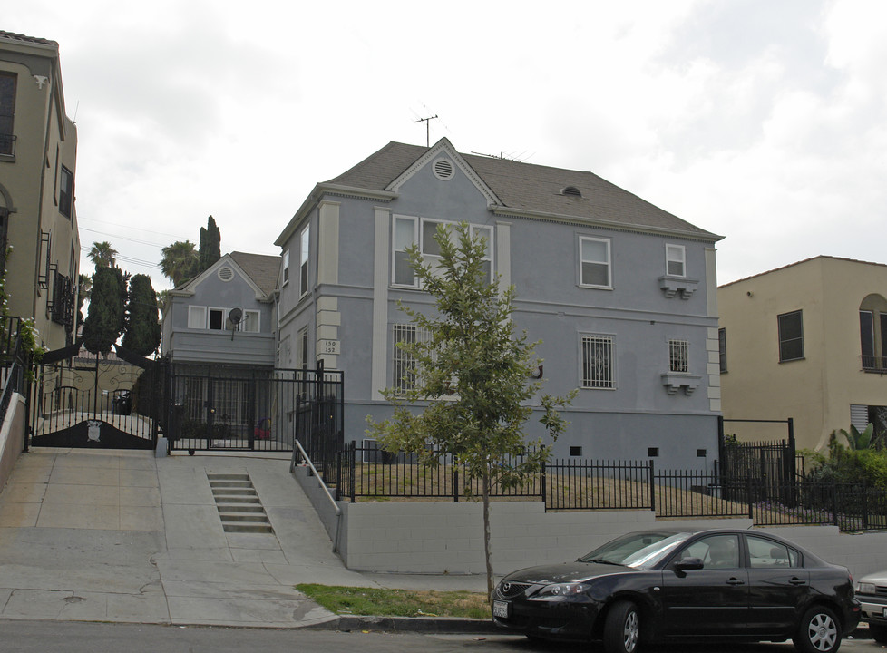 150 N Kenmore Ave in Los Angeles, CA - Building Photo