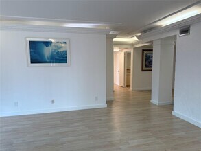 19707 Turnberry Way in Aventura, FL - Foto de edificio - Building Photo