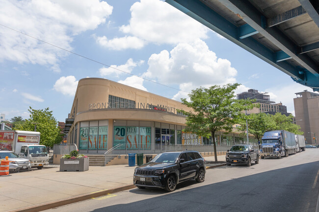 Fordham Landing North in Bronx, NY - Building Photo - Building Photo