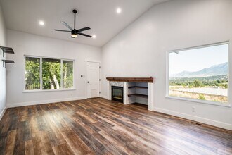 694 S Slate Canyon Dr in Provo, UT - Building Photo - Building Photo