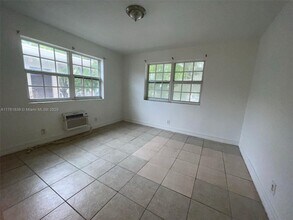 1241 Normandy Dr in Miami Beach, FL - Building Photo - Building Photo