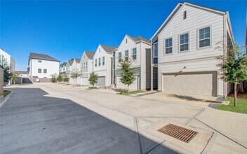 2054 Johanna Crk Dr in Houston, TX - Building Photo - Building Photo