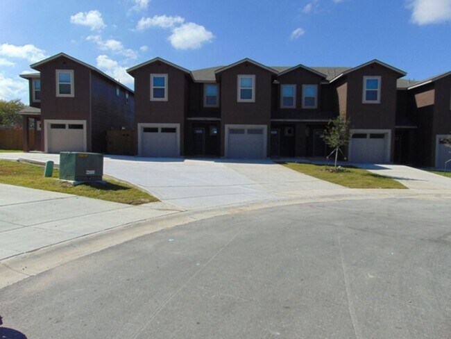 13903 Annas Wy in San Antonio, TX - Building Photo - Building Photo
