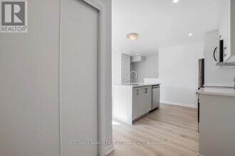 917 Creekway Private in Ottawa, ON - Building Photo - Building Photo