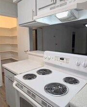 4027 Briarglen Dr in Dickinson, TX - Building Photo - Building Photo