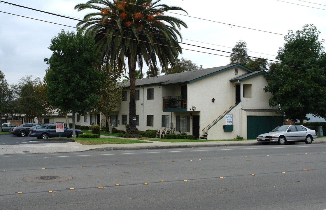 968-976 S Mollison Ave in El Cajon, CA - Foto de edificio