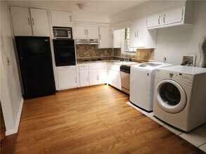 322 Nelms Ave NE in Atlanta, GA - Building Photo - Building Photo