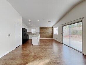 9395 Santa Fe Rose St in Las Vegas, NV - Building Photo - Building Photo