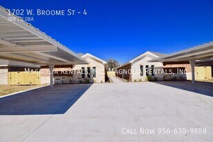 1702 W Broome St in Edinburg, TX - Building Photo