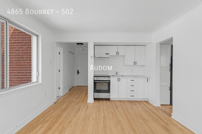 4865 Av Bourret in Montréal, QC - Building Photo - Building Photo