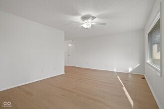 8856 Moll Dr in Fishers, IN - Building Photo - Building Photo