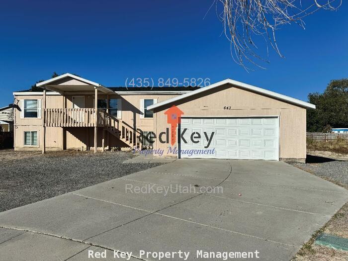 643 Hunter Way in Grantsville, UT - Building Photo