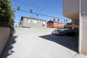 145 N Alexandria Ave in Los Angeles, CA - Building Photo - Building Photo