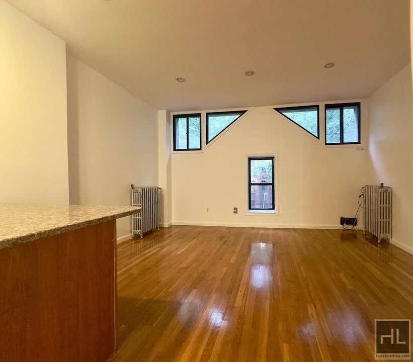 4 STREET in Brooklyn, NY - Building Photo