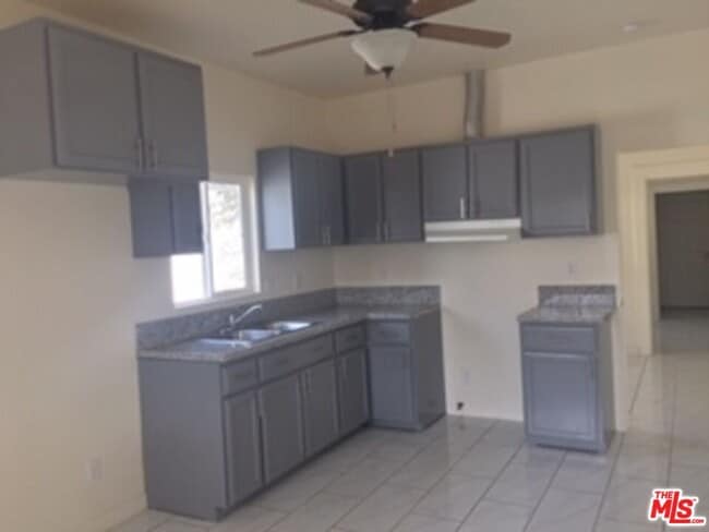 1361 E 23rd St in Los Angeles, CA - Building Photo - Building Photo
