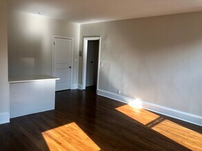 415 Beacon St, Unit 4A in Boston, MA - Building Photo - Building Photo