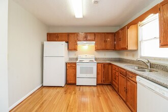 801 Fox Run Dr in Lewisville, NC - Building Photo - Building Photo