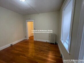 68 Woodstock Ave, Unit 4 in Boston, MA - Foto de edificio - Building Photo