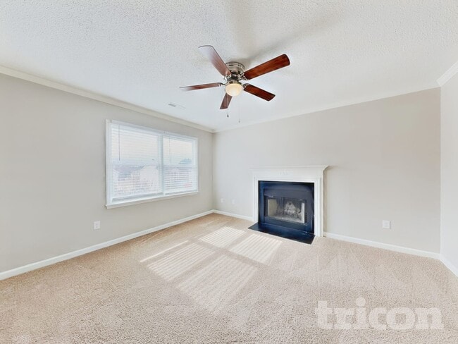 411 Mt Olive Dr, Unit A214 in Greensboro, NC - Building Photo - Building Photo