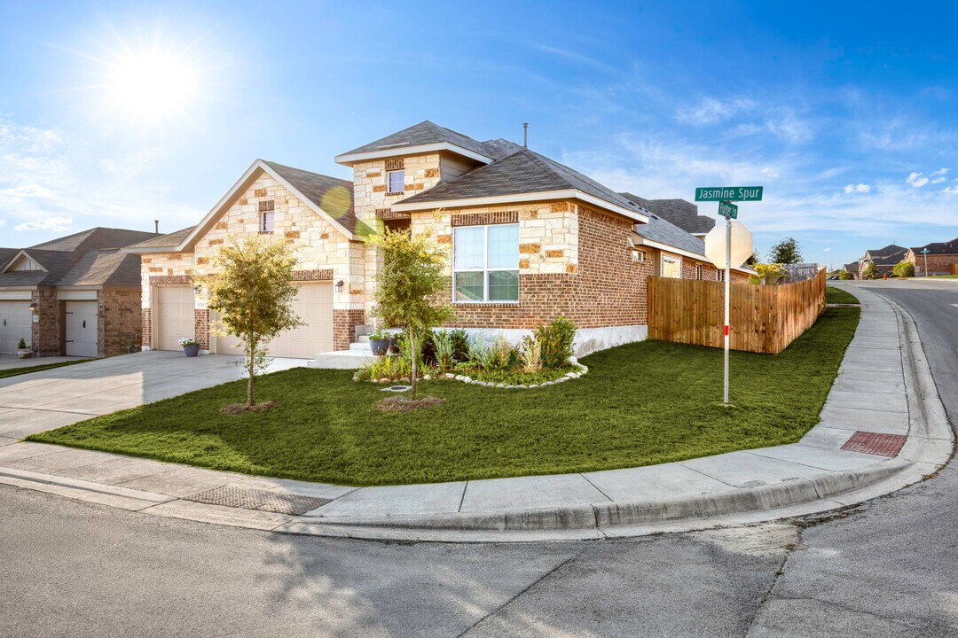 5319 Jasmine Spur in Bulverde, TX - Building Photo